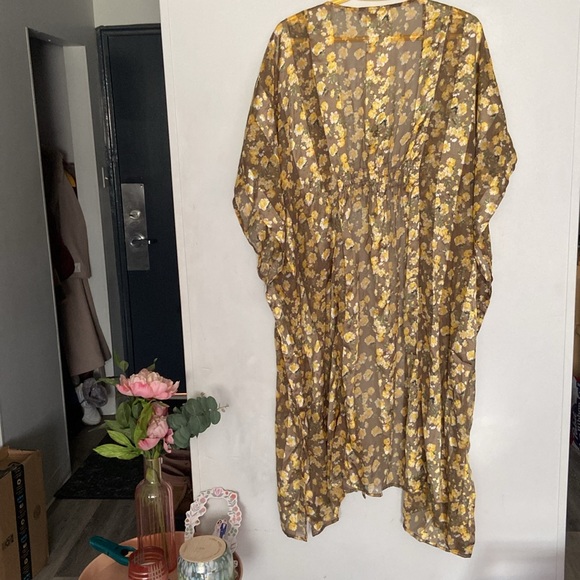 Floral Andersen & Lauth from Anthropologie kimono - Picture 4 of 4